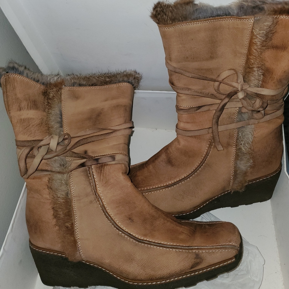 Boots - Picture 3 of 5
